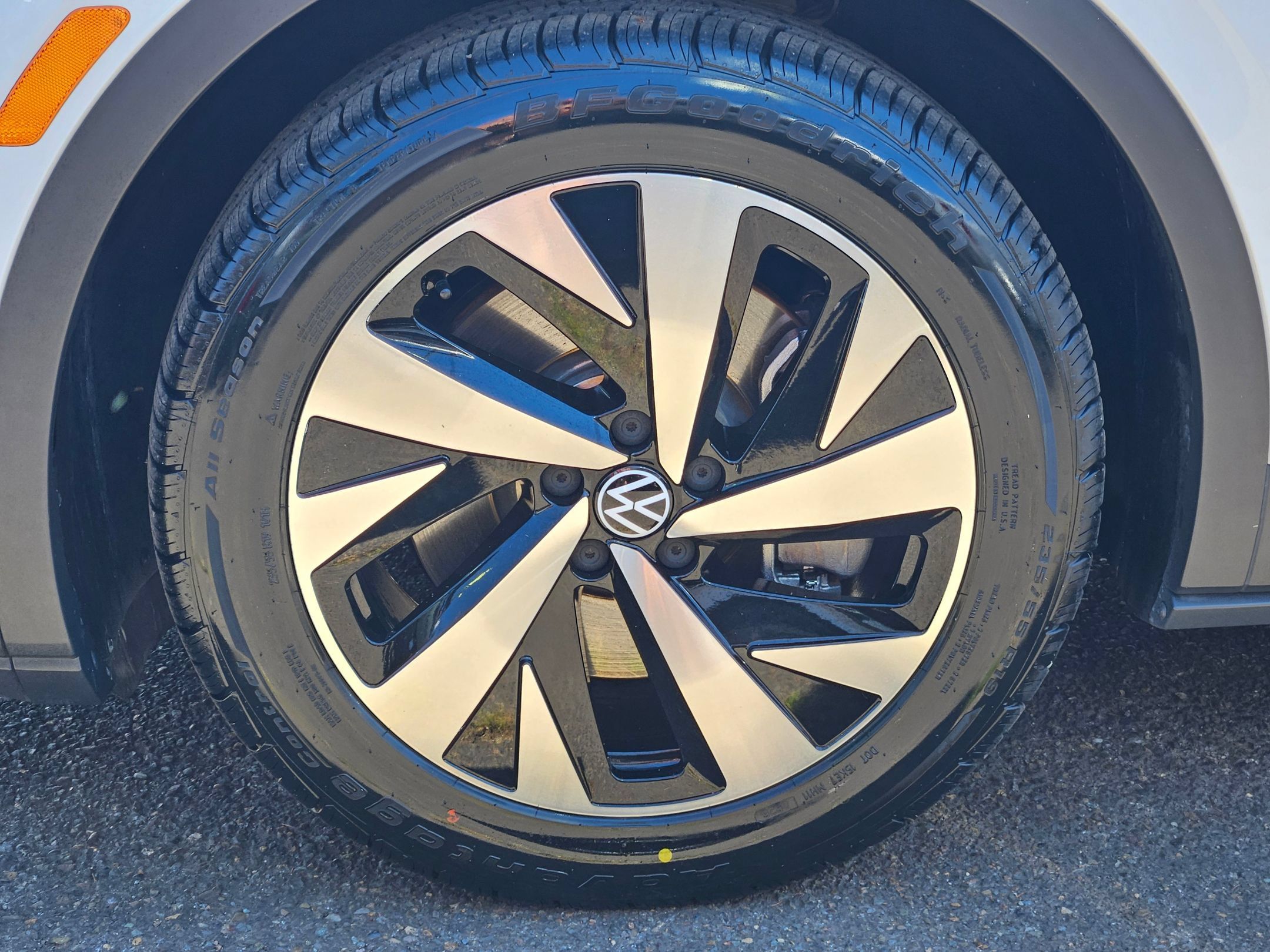 Used 2023 Volkswagen ID.4 Pro RWD image 32