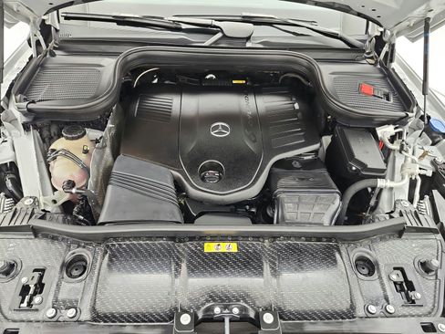 Used 2024 Mercedes-Benz GLS 450 4MATIC image 17