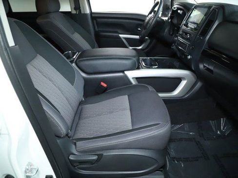 Used 2024 Nissan Titan SV w/ SV Convenience Package image 34