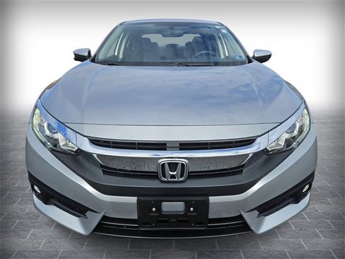 Used 2018 Honda Civic EX-T image 2