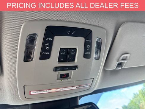 Used 2021 Toyota Sienna XLE FWD image 10