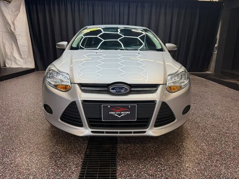 Used 2014 Ford Focus SE image 2