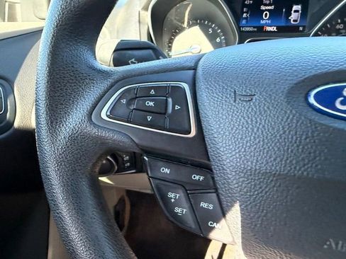 Used 2015 Ford Focus SE image 12