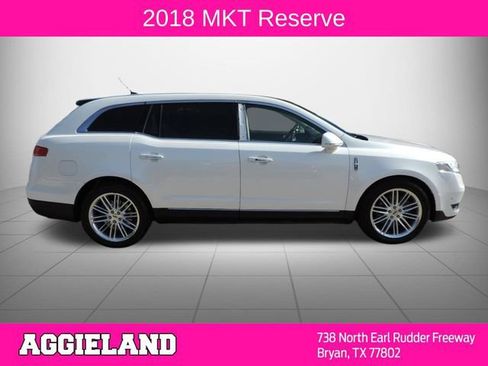 Used 2018 Lincoln MKT AWD w/ Technology Package image 2