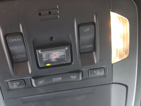 Used 2022 Toyota Highlander XSE FWD image 23