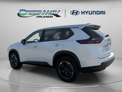Used 2025 Nissan Rogue SV FWD image 6