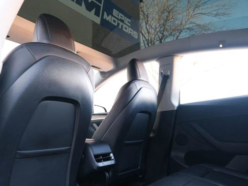 Used 2022 Tesla Model Y Long Range image 24