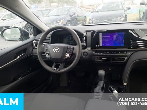 Used 2025 Toyota Camry LE image 21