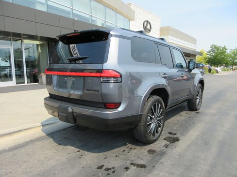 Used 2026 Lexus GX 550 w/ Cold Area Package AWD/4WD image 9