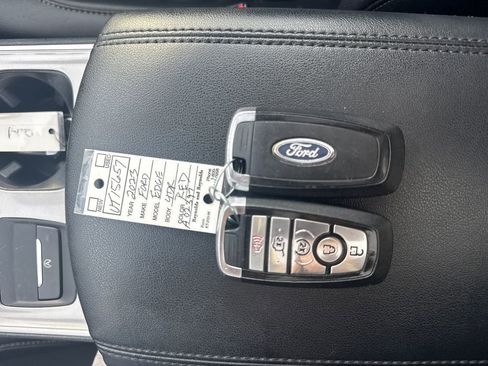 Used 2023 Ford Edge SEL w/ Convenience Package image 37