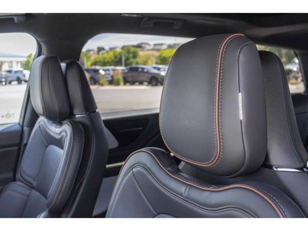 Used 2025 Lincoln Aviator Black Label w/ Jet Appearance Package AWD/4WD image 20
