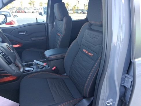 Certified 2025 Nissan Frontier PRO-4X image 13