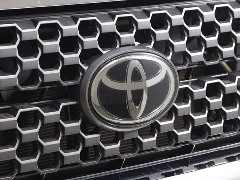 Used 2021 Toyota Tundra SR5 image 16