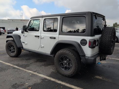 Used 2024 Jeep Wrangler Unlimited image 6