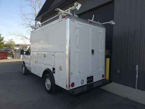 Used 2015 Ford E-350 and Econoline 350 Super Duty image 3