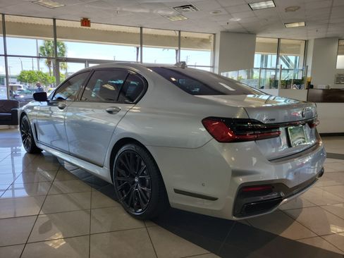 Used 2022 BMW 750Li xDrive AWD/4WD image 4