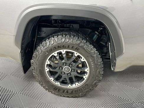 Used 2022 Toyota Tundra SR5 w/ TRD Off-Road Premium Package image 31