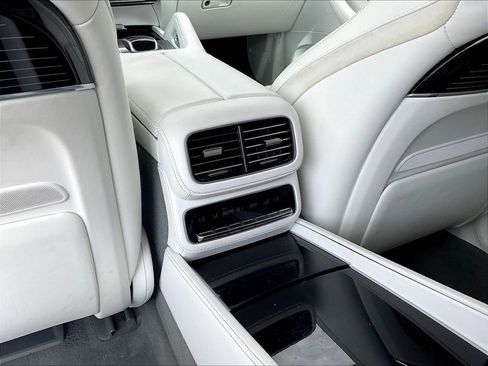 Used 2023 Mercedes-Benz Maybach GLS 600 4MATIC image 10