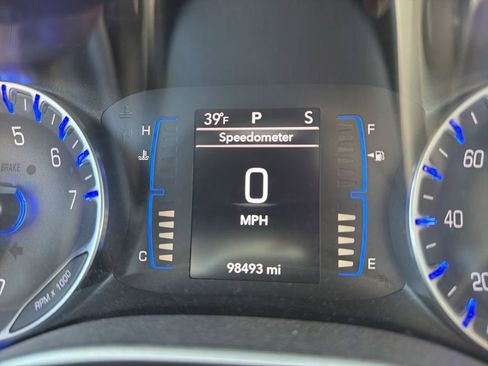 Used 2017 Chrysler Pacifica Touring Plus w/ Tire & Wheel Group image 7