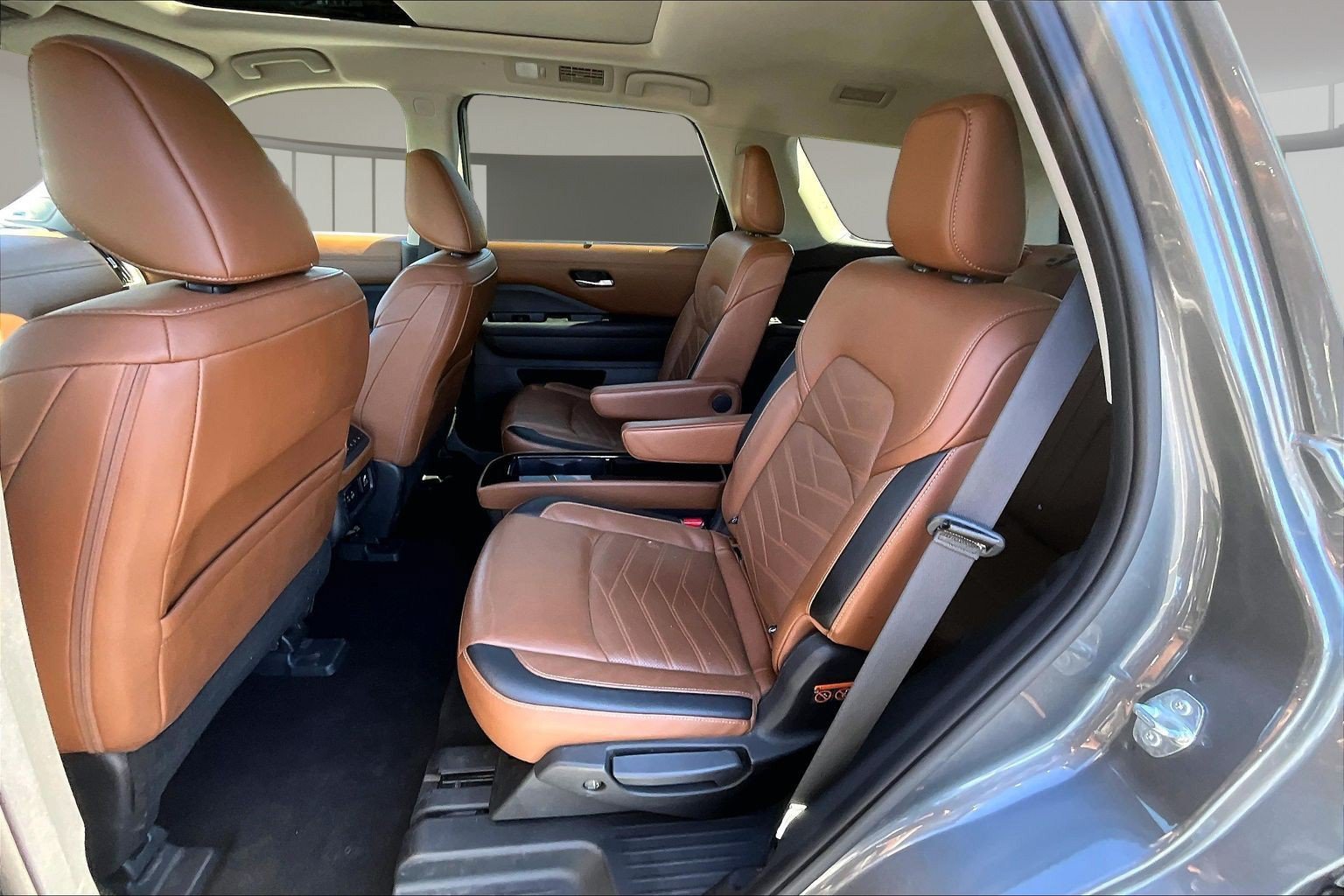 Used 2023 Nissan Pathfinder Platinum AWD/4WD image 24
