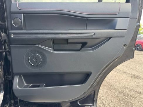 Used 2022 Ford Expedition Limited AWD/4WD image 32
