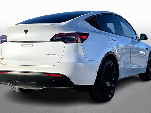 Used 2021 Tesla Model Y Long Range image 2