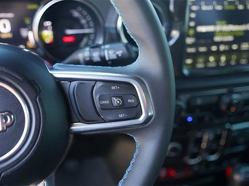 Used 2023 Jeep Wrangler Unlimited Rubicon 4xe image 13