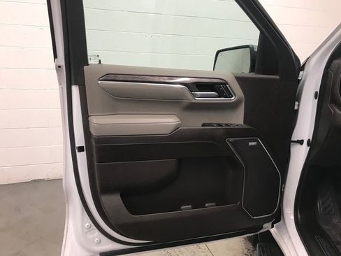 Used 2023 Chevrolet Silverado 1500 LTZ w/ LTZ Convenience Package II image 9