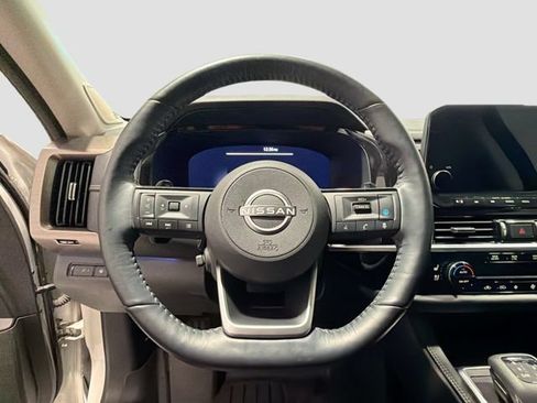 Used 2023 Nissan Pathfinder Platinum AWD/4WD image 10