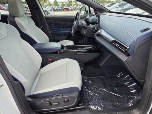 Used 2024 Volkswagen ID.4 S RWD image 15