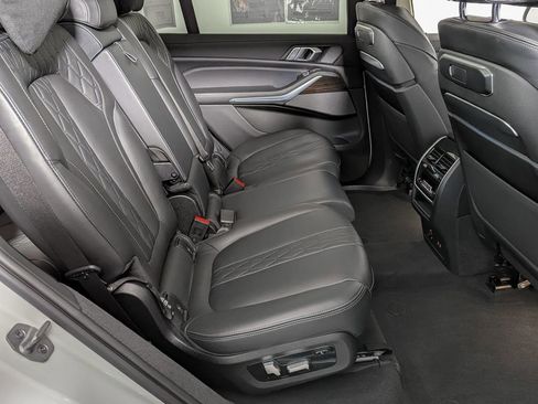 Used 2023 BMW X7 xDrive40i image 42