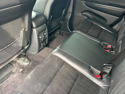 Used 2018 Jeep Grand Cherokee Altitude image 4