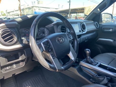 Used 2016 Toyota Tacoma Limited w/ Towing Package RWD image 20