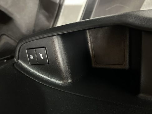Used 2020 Honda Pilot Touring image 29