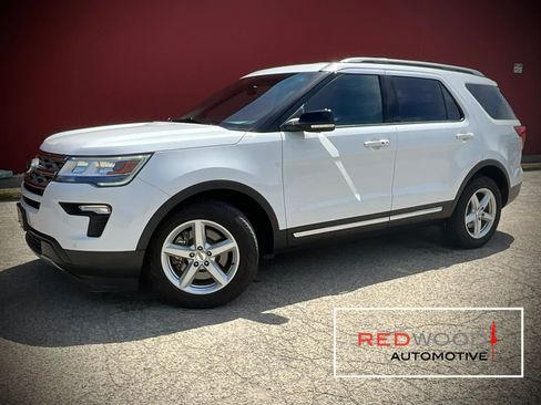 Used 2018 Ford Explorer XLT w/ Equipment Group 202A FWD image 1