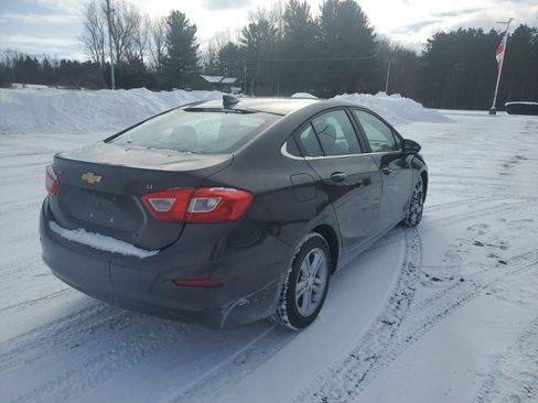 Used 2017 Chevrolet Cruze LT image 8