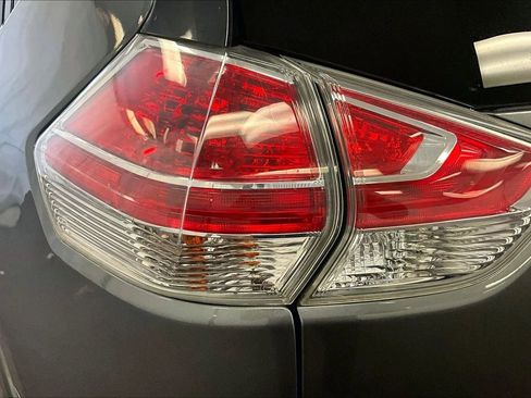 Used 2015 Nissan Rogue SV w/ SV Premium Package image 29