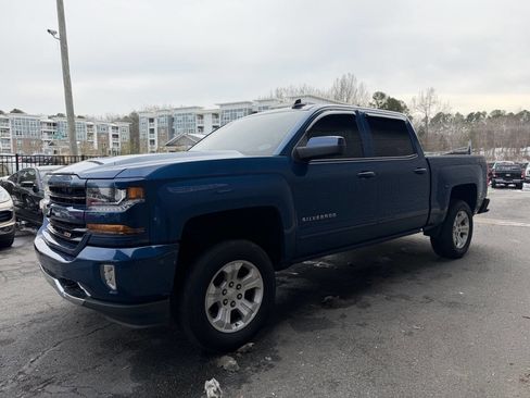 Used 2018 Chevrolet Silverado 1500 LT w/ All Star Edition image 4