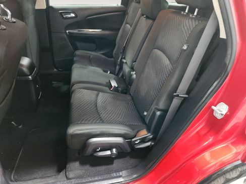Used 2019 Dodge Journey SE FWD image 11