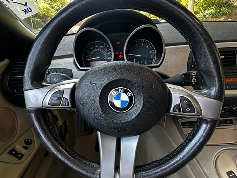 Used 2005 BMW Z4 2.5i RWD image 39