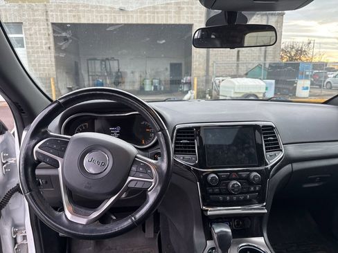 Certified 2021 Jeep Grand Cherokee Laredo X image 9