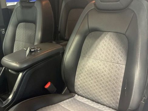 Used 2018 Chevrolet Colorado Z71 AWD/4WD image 15