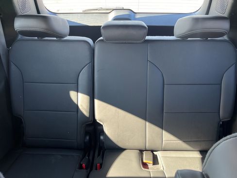 Used 2025 Buick Enclave Preferred image 18