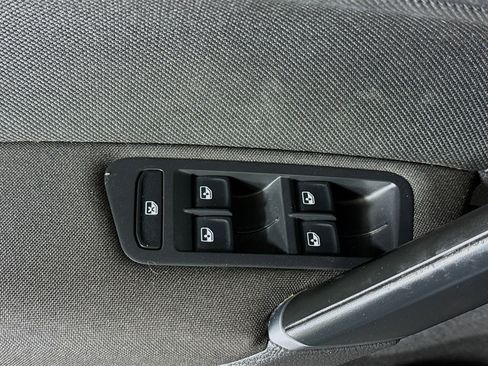 Used 2019 Volkswagen GTI Autobahn image 23