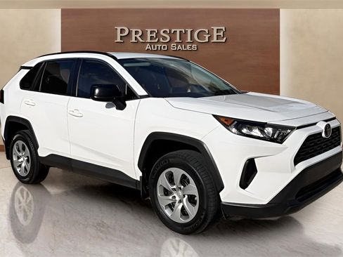 Used 2021 Toyota RAV4 LE image 6