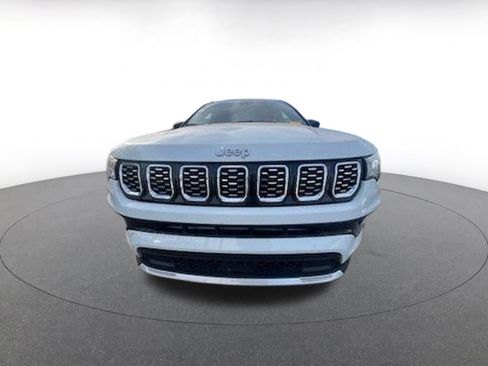 Used 2025 Jeep Compass Limited image 3