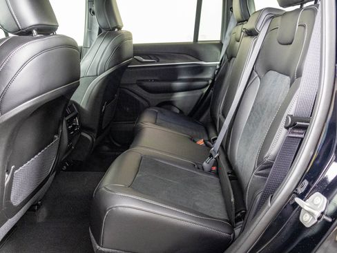 New 2026 Jeep Grand Cherokee Altitude AWD/4WD image 37