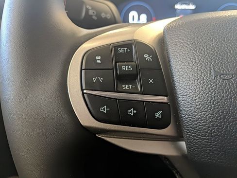 Used 2025 Ford Explorer Active image 17