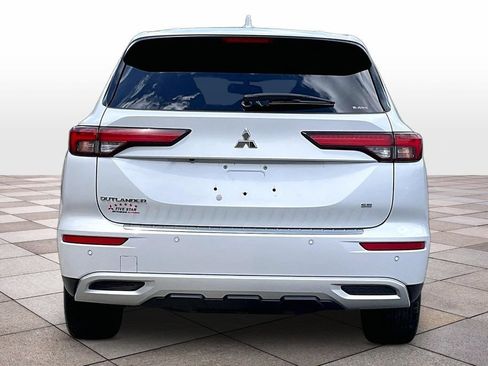 Used 2022 Mitsubishi Outlander SE AWD/4WD image 4