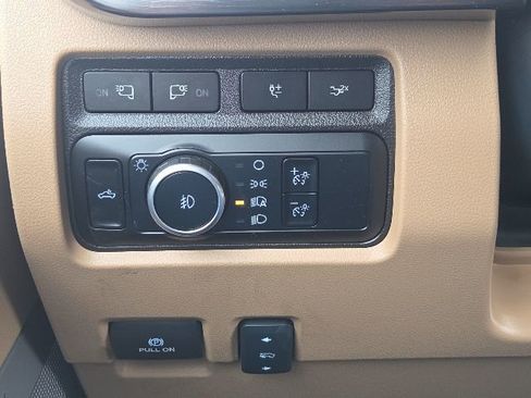 Used 2024 Ford F350 Lariat w/ Lariat Ultimate Package AWD/4WD image 28